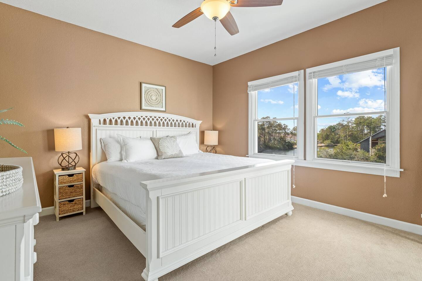 King En Suite With Deck Access