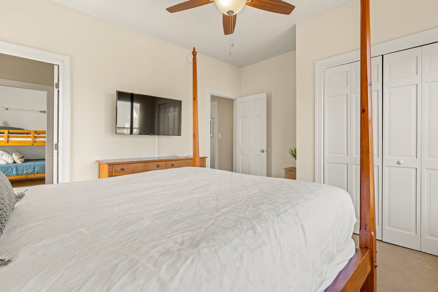 Queen Bedroom with Jack-and-Jill Bathroom
