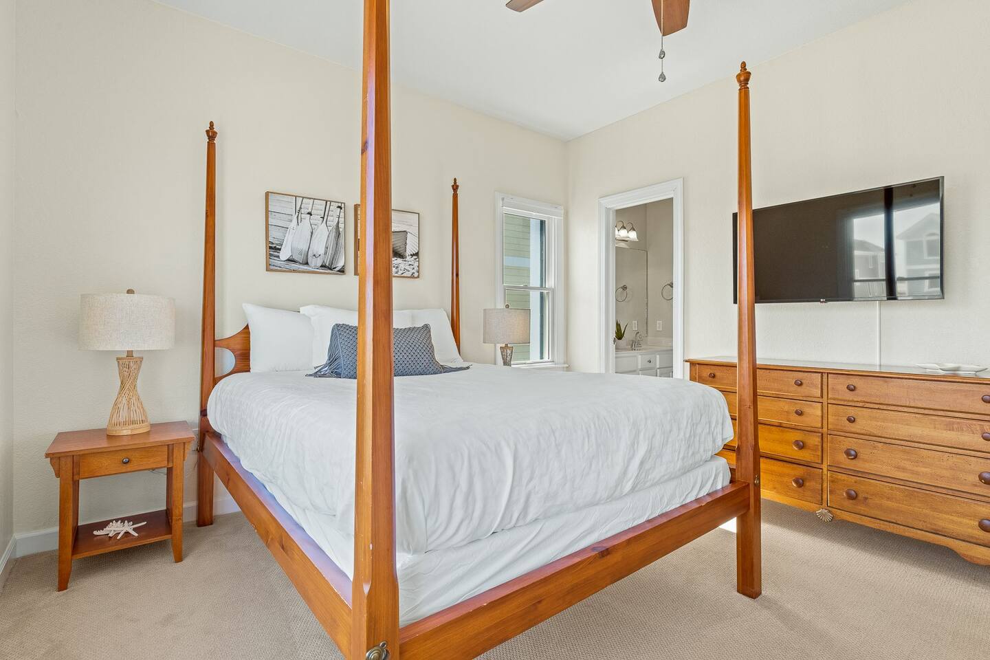 Queen Bedroom with Jack-and-Jill Bathroom
