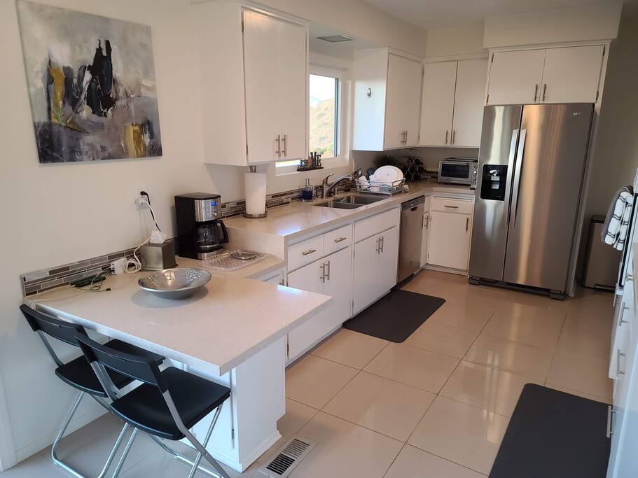 Kitchen - Amazing Views - Central Location & Close to SDSU - San Diego