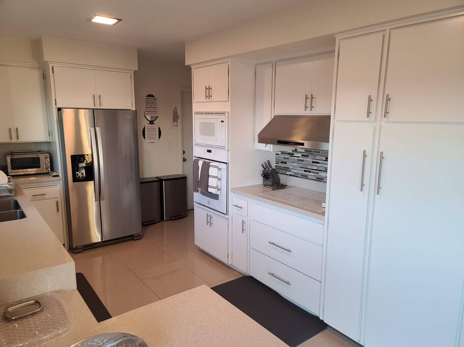 Kitchen - Amazing Views - Central Location & Close to SDSU - San Diego