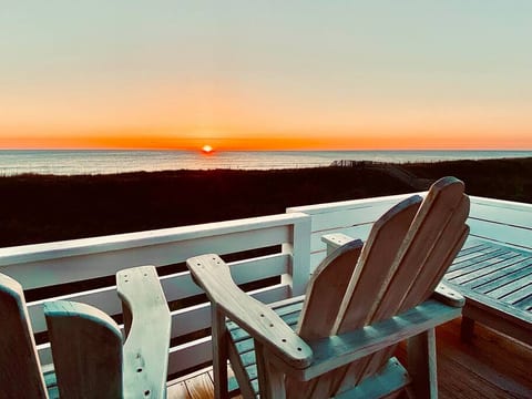 Amazing Sunrises on this South facing Tanning Deck