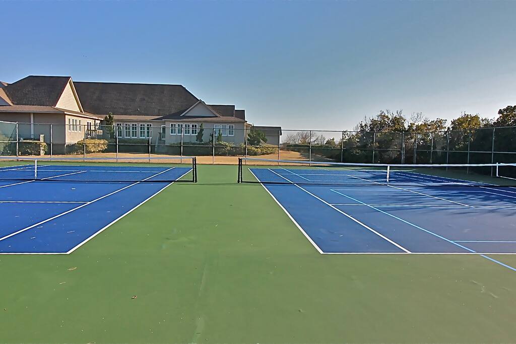 Oceanfront, Amazing views, linens, towels, hot tub - Kitty Hawk