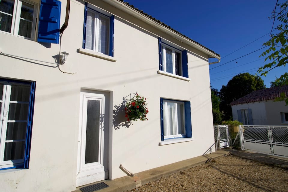 La Bigorre Holiday Cottages - Well Cottage - Saint-Germain-du-Seudre