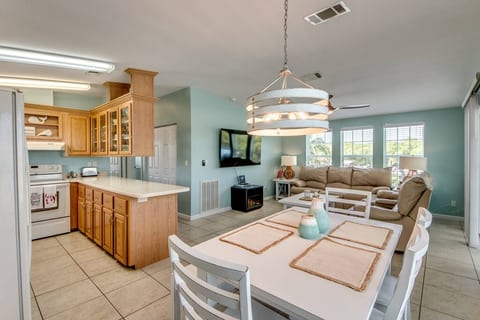 Eat in Kitchen