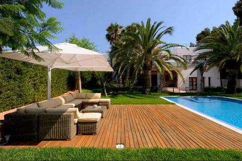 Luxury Villa with 18m lab Pool next 2 Beaches