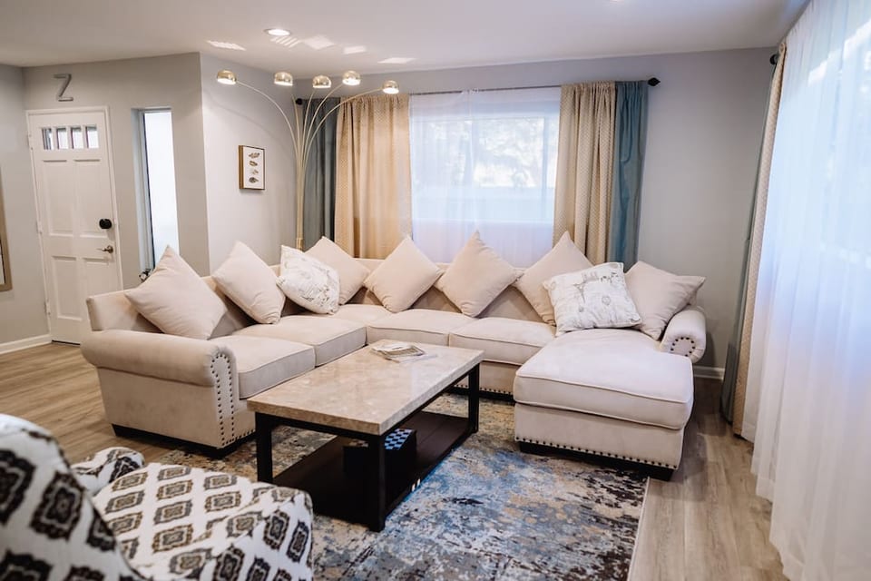 LIVING ROOM -- View 3D Virtual Tour of the Property Here: https://tinyurl.com/2m999bma