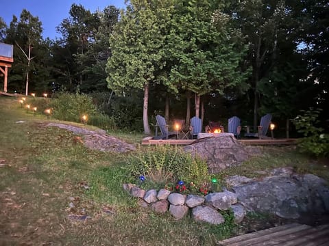 4-Season Lake Home sleeps 12 w/Sauna, HotTub&More!