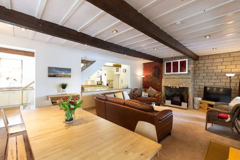 Open Plan Living/Dining Kitchen