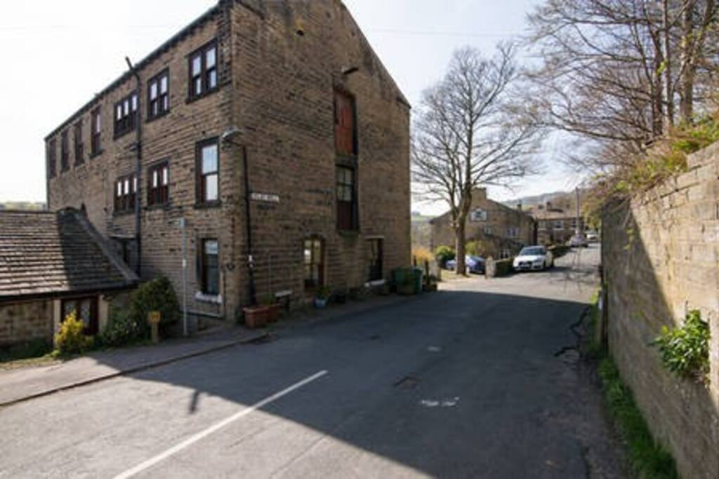 View of the house from the corner of the street - 7 Bed House 3 Storey Sleeps 13 get-together house - Golcar