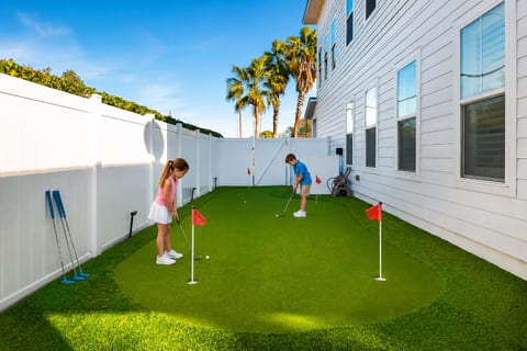 Coastal Oasis:Family Retreat | Pool, Games + Bike to Beach