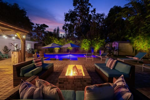 Isla's Beach Oasis: Private Pool Paradise