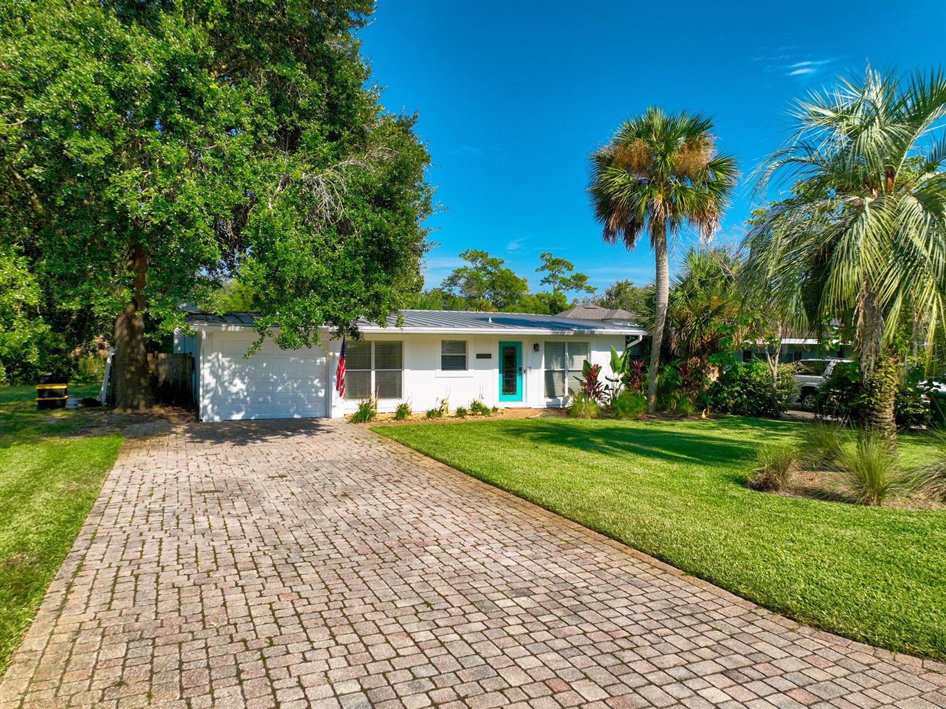 Plenty of parking - Isla's: Private backyard resort; 3/2 w/ heated pool - Jacksonville Beach