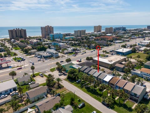 3 Blocks to the Beach
