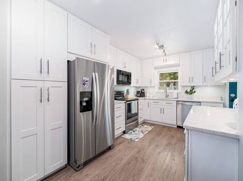 Fully equipped kitchen