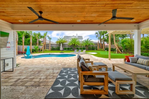Surf Luxe: Sleek Coastal Escape; Heated Pool & Putting