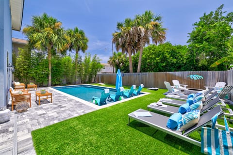 Ocean Blue: Family-Friendly Beach Escape with Pool & Games