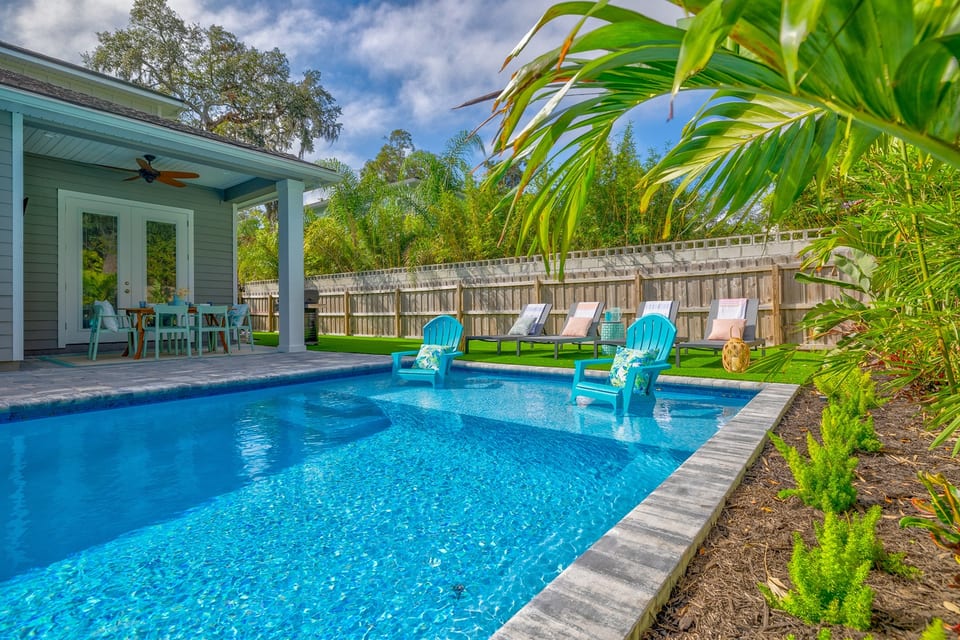 Lunches by the pool