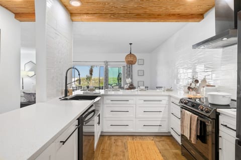 Ocean Villa 1: Intimate Oceanfront Condo