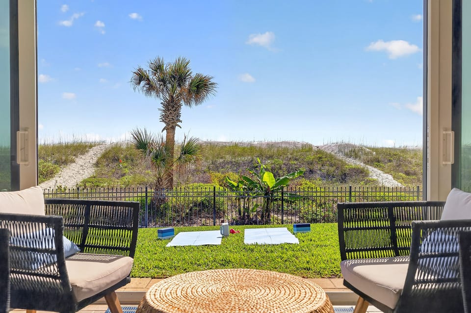 Ocean Villa 1: Intimate Oceanfront Condo - Jacksonville Beach