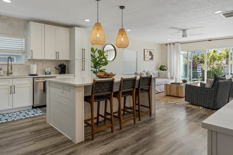 Kitchen bar seats 3