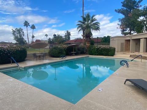 On the Golf Course W/ Pool, Hot Tub & EV charger