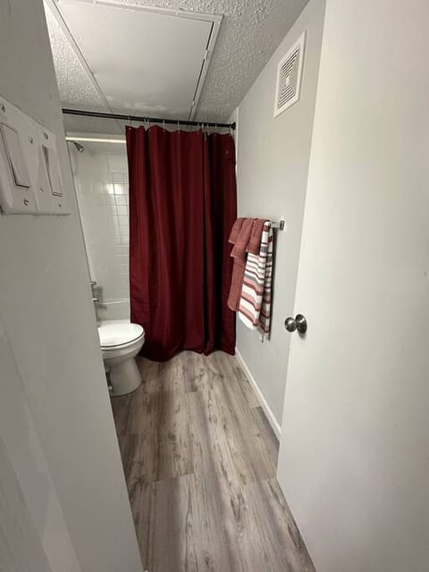 Clean, cozy queen room plus bath