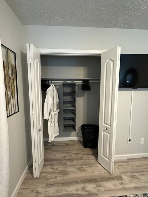 Clean, cozy queen room plus bath