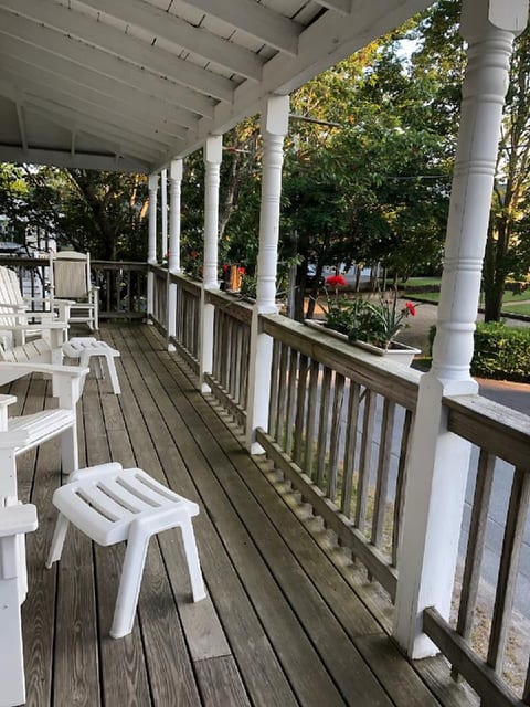 wrap around porch