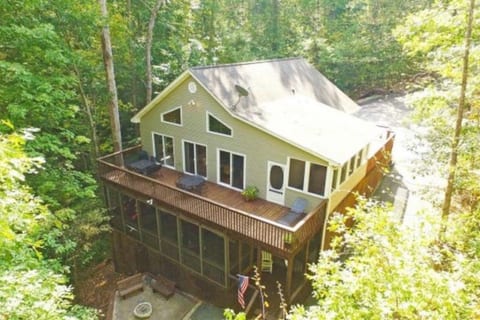 Hook, Wine & Sinker - Lake Hartwell Private Escape
