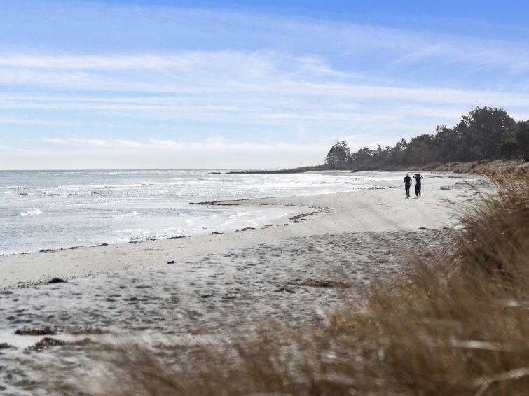 beske-130m-from-the-sea/