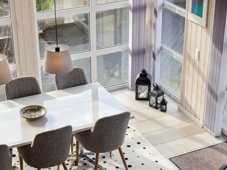 beske-130m-from-the-sea/