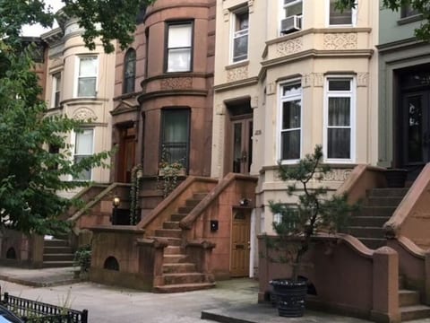 Prospect Park Brownstone full floor w/garden