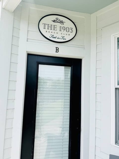 The 1903 Beach Club at Whalehead - Corolla OBX