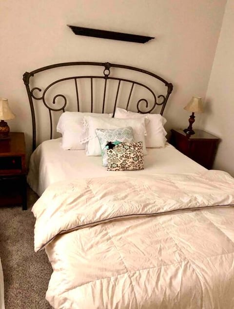 4th Queen Bedroom