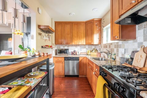 ‘The inside is cozy, comfortable, and full of artistic and thoughtful touches... yet also "stocked" with amenities galore …complete functional kitchen, good wifi, climate control, a bidet, streaming TV, even a bluetooth speaker.’ ~ Phil, October,2022
