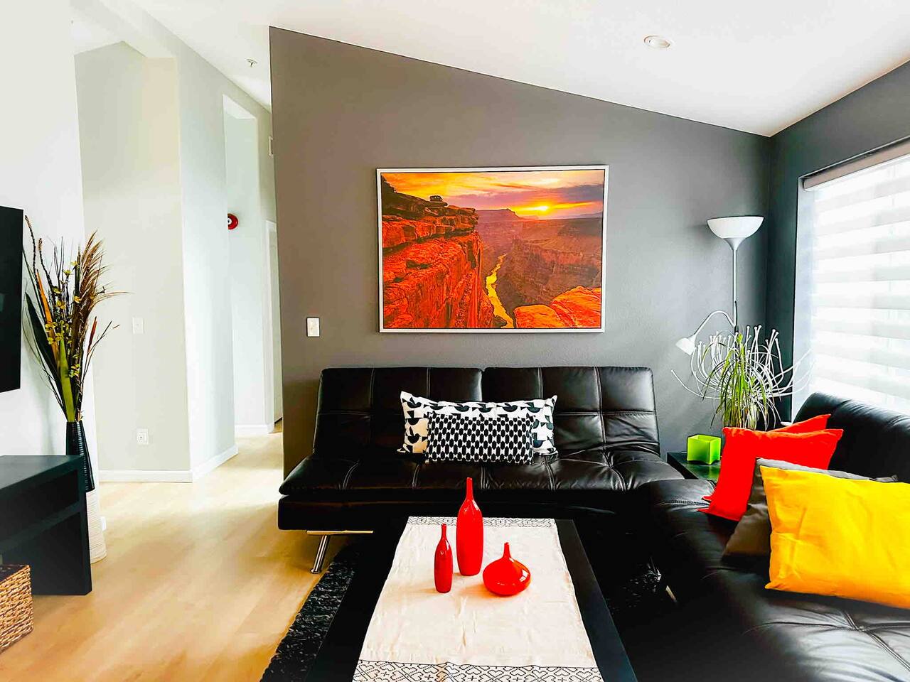 Living room - modern, comfortable, clutter-free and relaxing