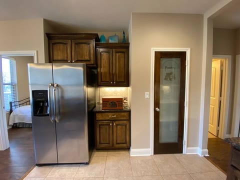 Modern home rare find, TV’s in BDRMS, UR Welcome!
