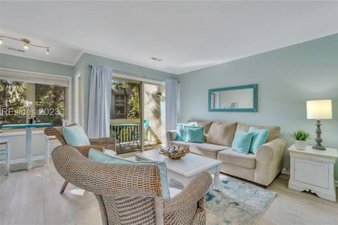 Bright & fresh Coligny gem!