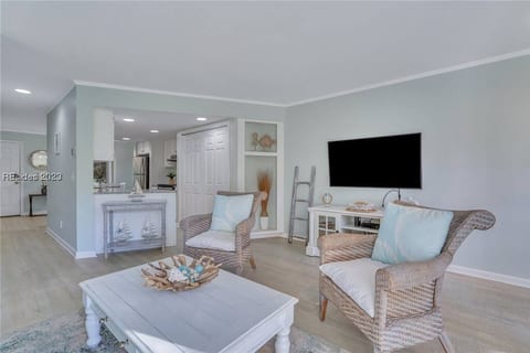 Bright & fresh Coligny gem!
