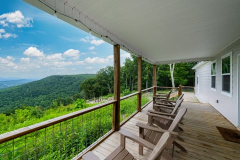 Crest View Lodge