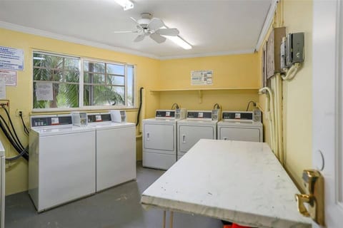 Shared Laundry room located on 1st flooor
