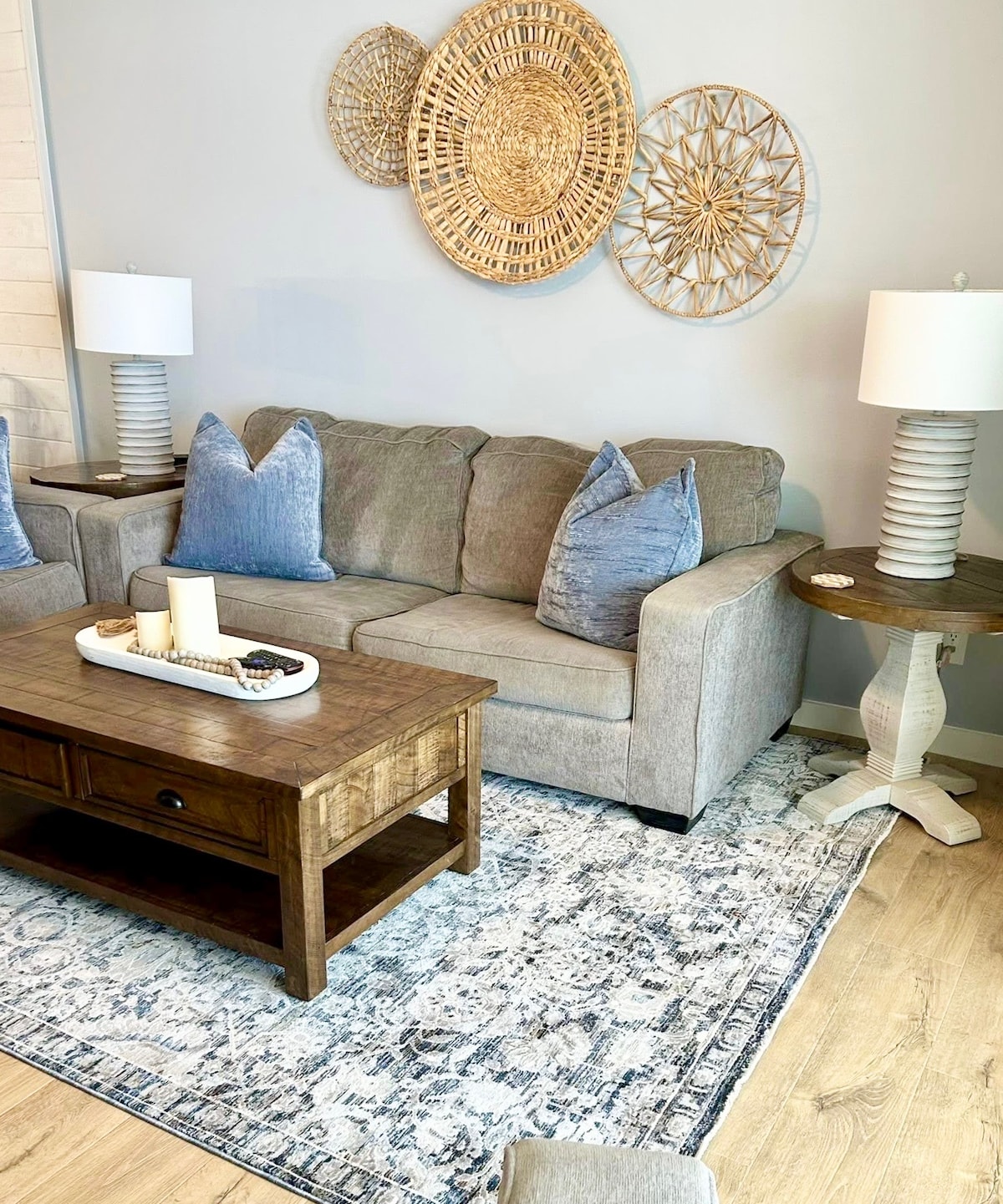 newly-renovated-3br-2ba-huge-balcony/