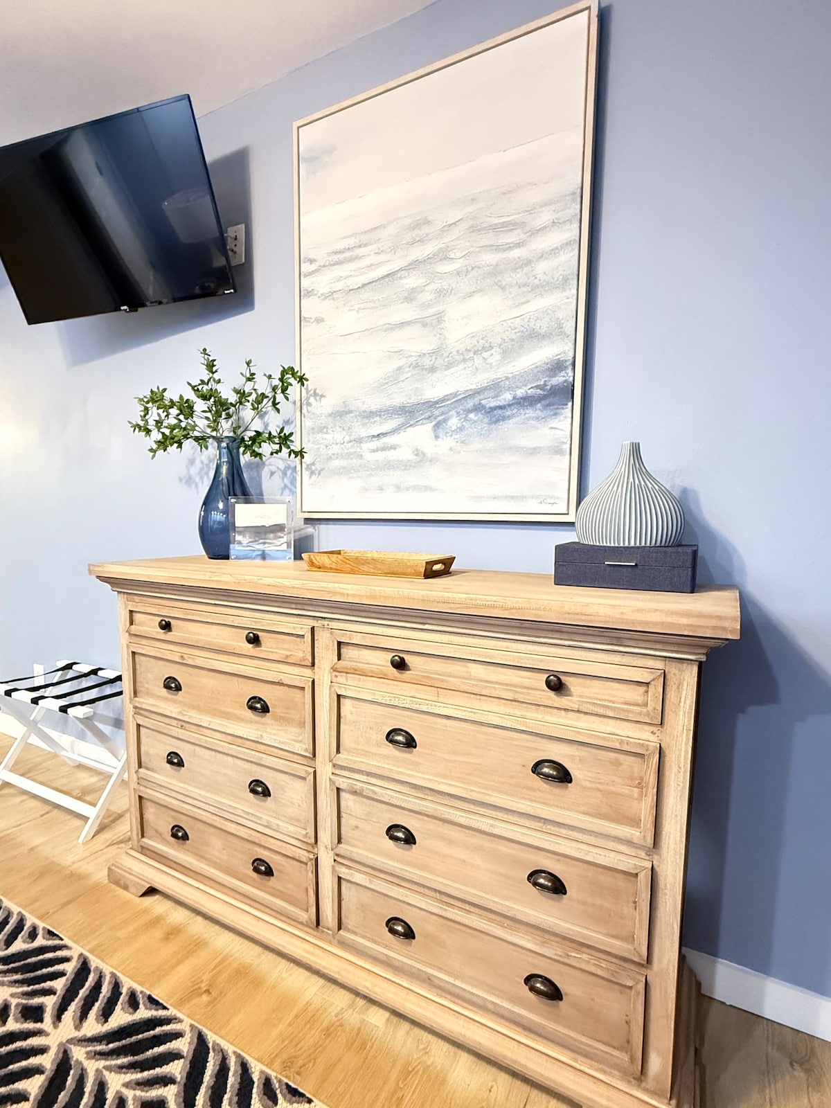 newly-renovated-3br-2ba-huge-balcony/