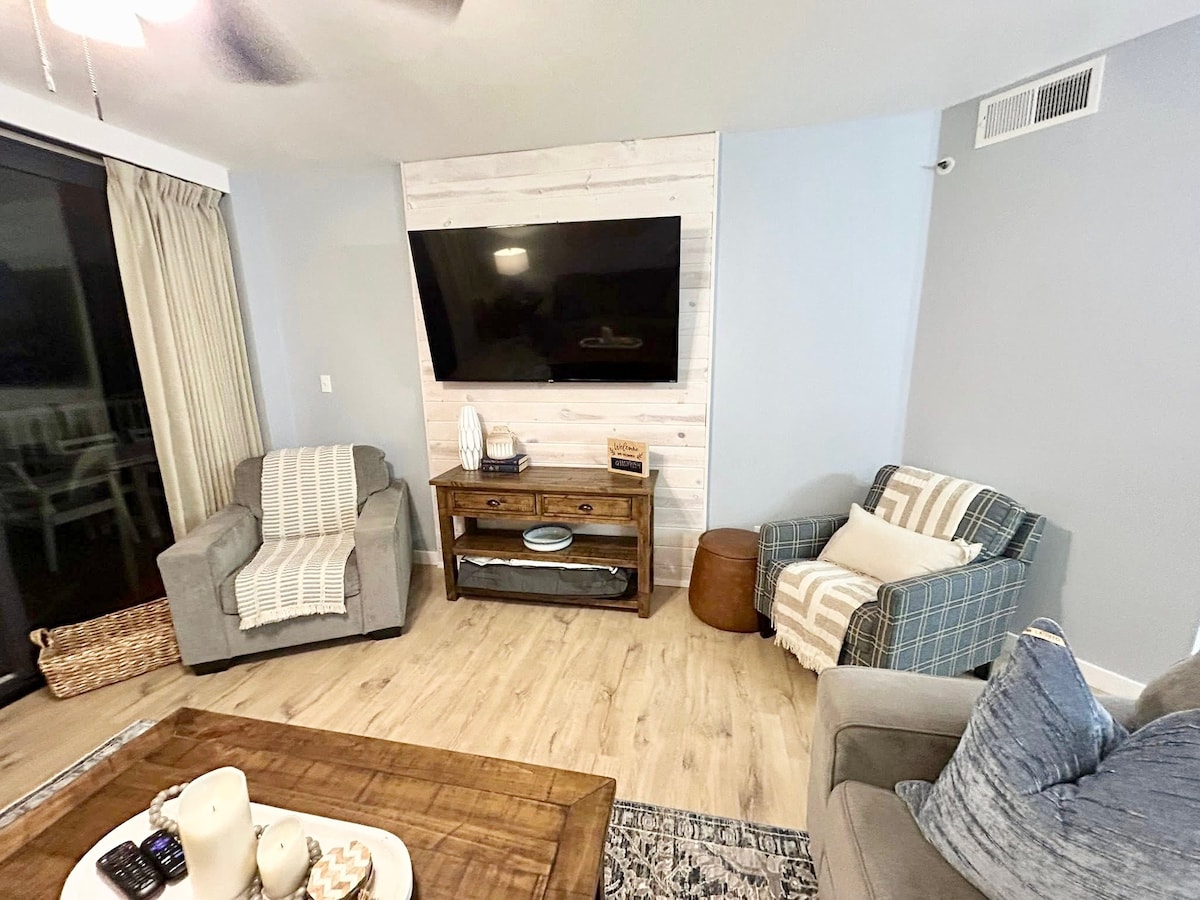 newly-renovated-3br-2ba-huge-balcony/