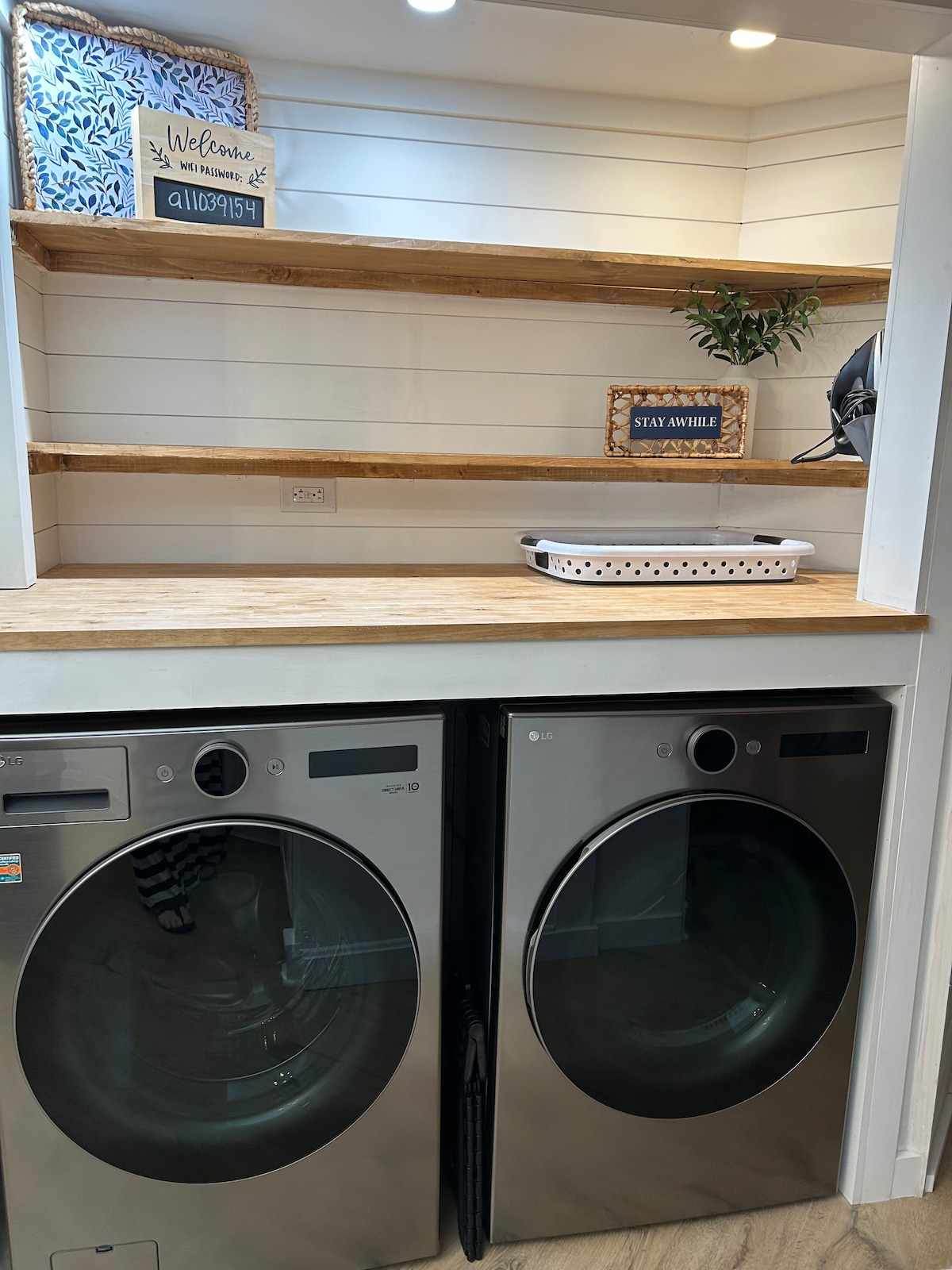 newly-renovated-3br-2ba-huge-balcony/