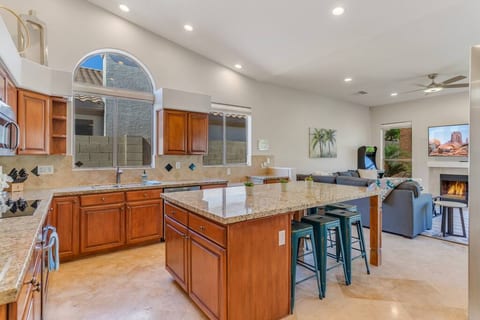 Open great room for entertaining!