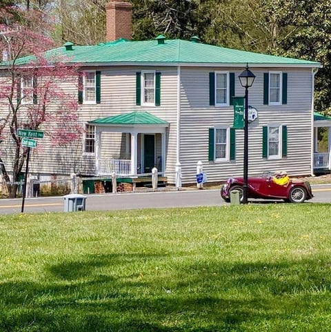 Vaiden Inn - Rent the inn, 4 beds, kitchenette