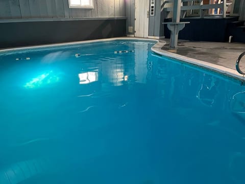 4 Season Heated PoolSleeps16 SwimSkiTubeShop Relax