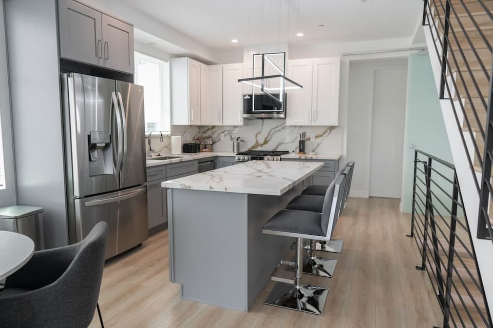 KITCHEN/DINING AREA -- View 3D Virtual Tour of the Property Here: https://tinyurl.com/4ntcpbk3